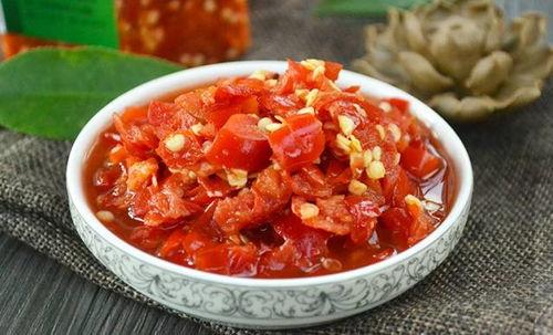 外国女吃酸辣瓜视频,外国美女的味蕾冒险之旅